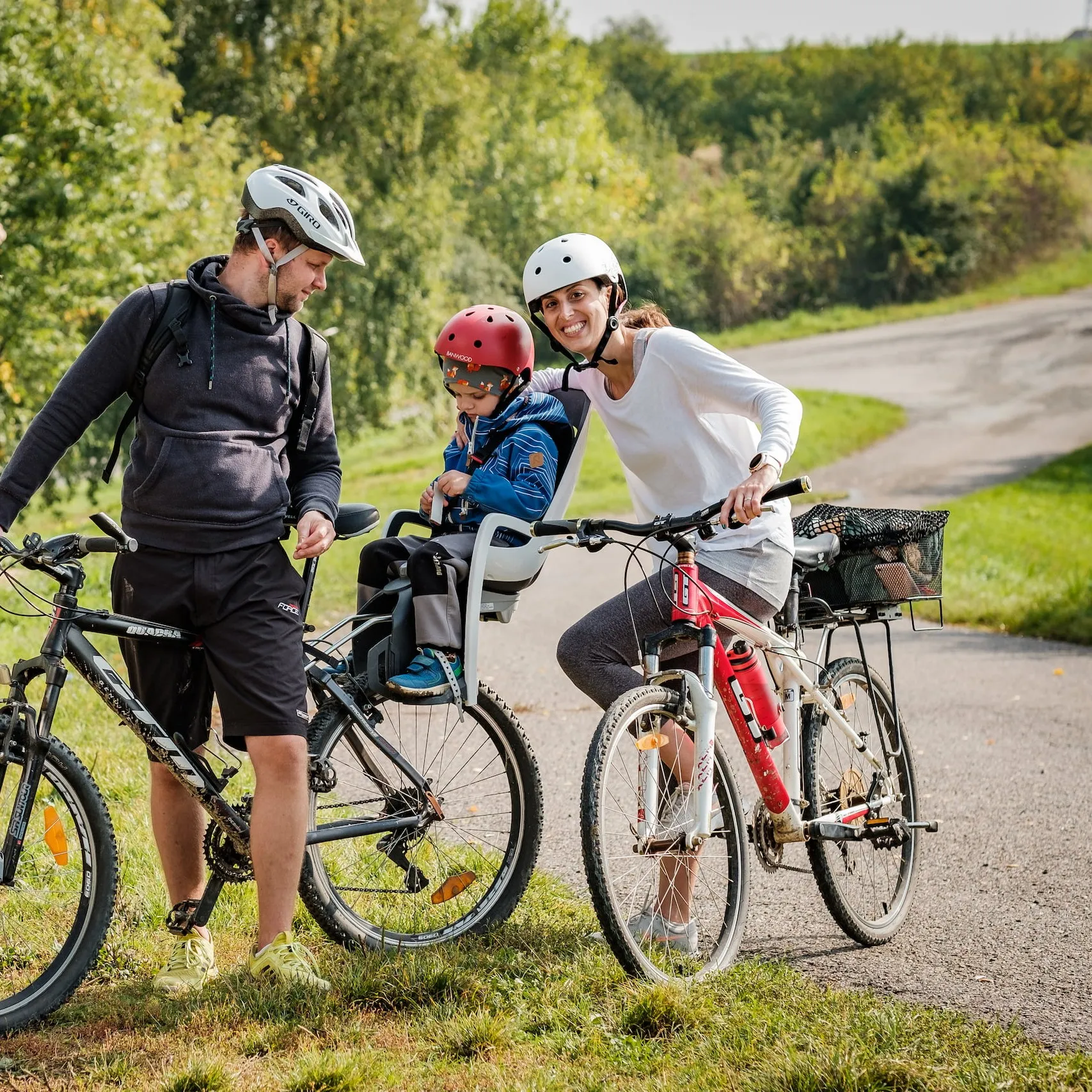rodina na cyklovýletě