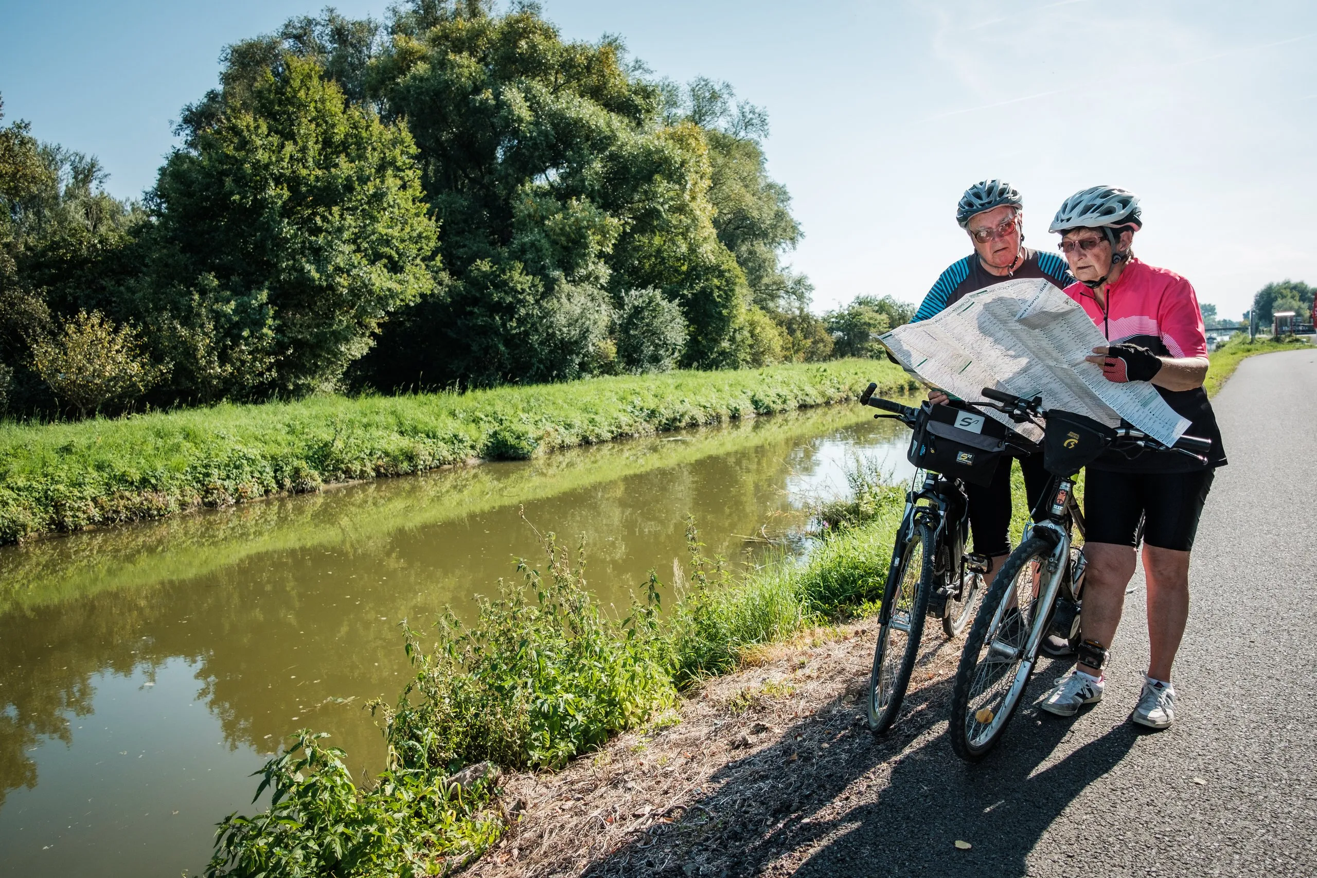 Na kole vinohrady Uherskohradišťska aneb symbolické zavírání cyklostezek